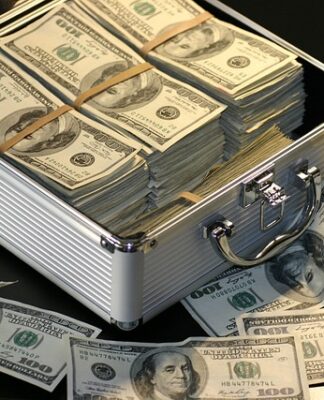 Ile zarabia technik weterynarii 2023?